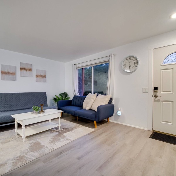 Central Bellevue South Suite Near Downtown & I-90