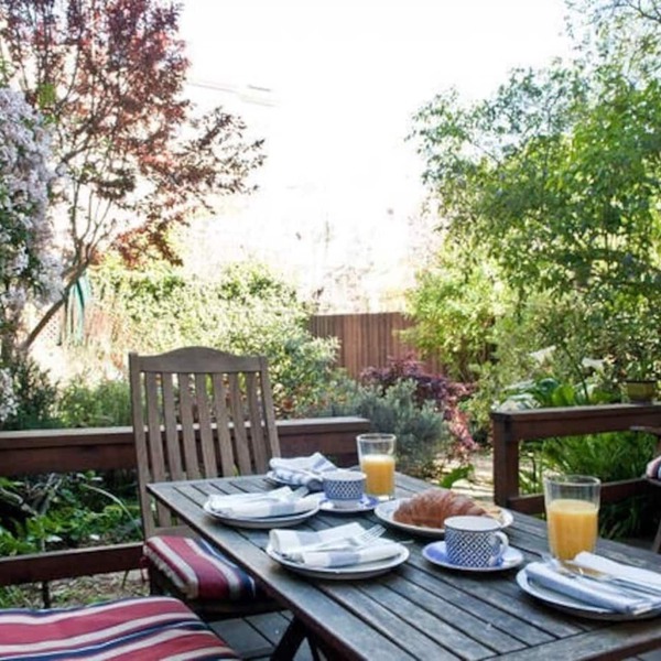 Central Castro 2BR w/Private Deck, Garden and Laundry- NO STAIRS!