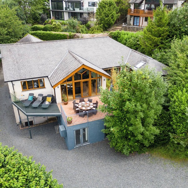 Central Bowness - Hot Tub, Cinema Room and Lake Views