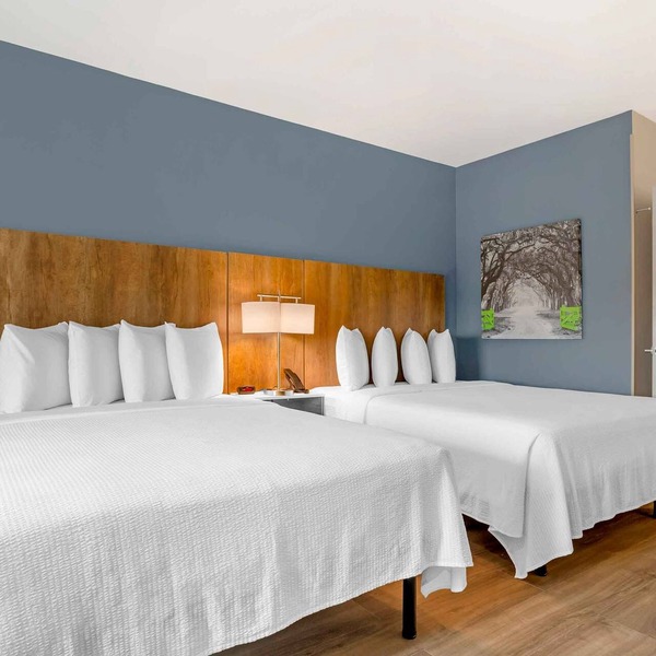 Central Location: Comfort & Convenience for Long Stays