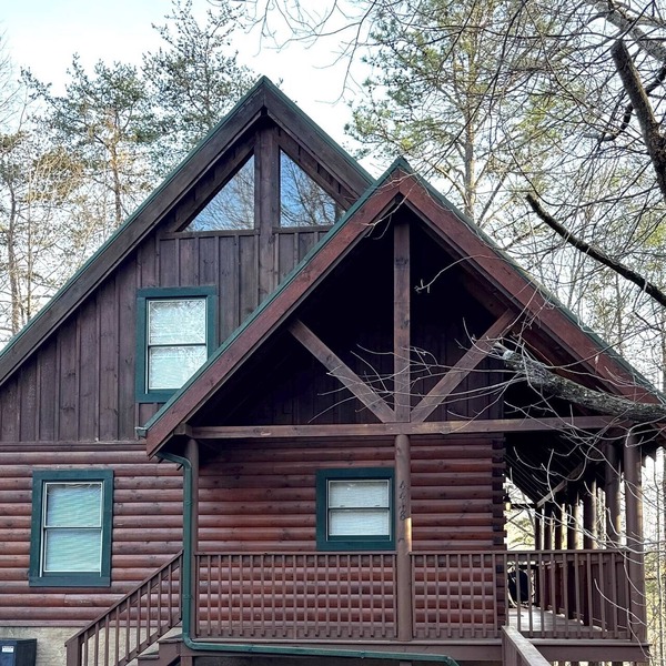 Central location|Hot tub|Fireplace|Pet friendly