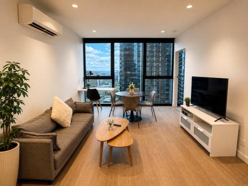 Central Melbourne Comfort 2BR City Stay