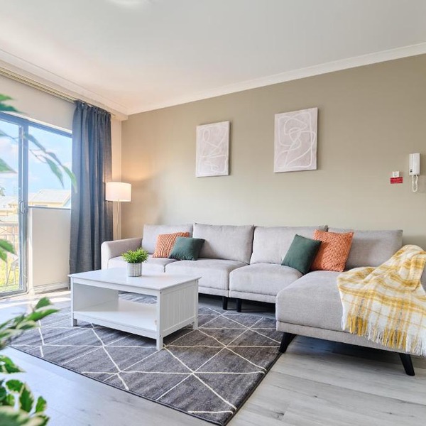 Central Perth Apartment with Pool