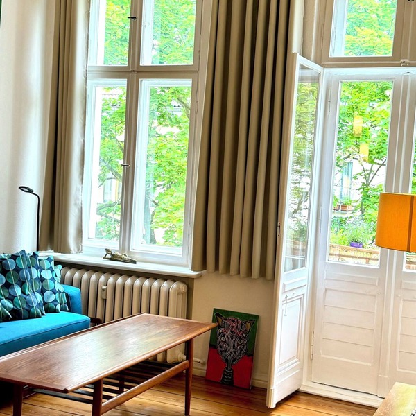 Central, quiet, bright and cozy, in 10 minutes by car to the hotspots