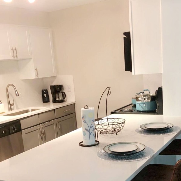 Central Quiet Spacious Comfort Luxury Getaway!