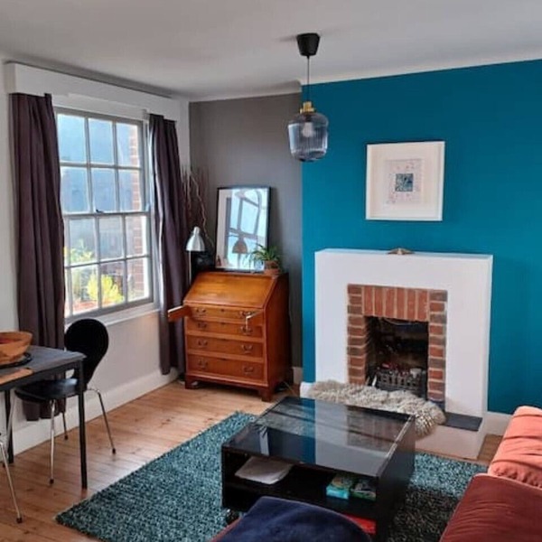 Central & spacious character flat, very near Bedford place and train station