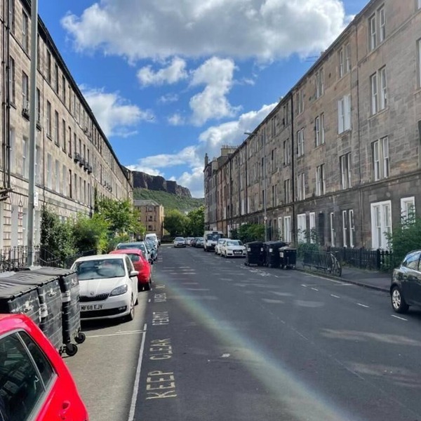 Central Specious Newington Apartment