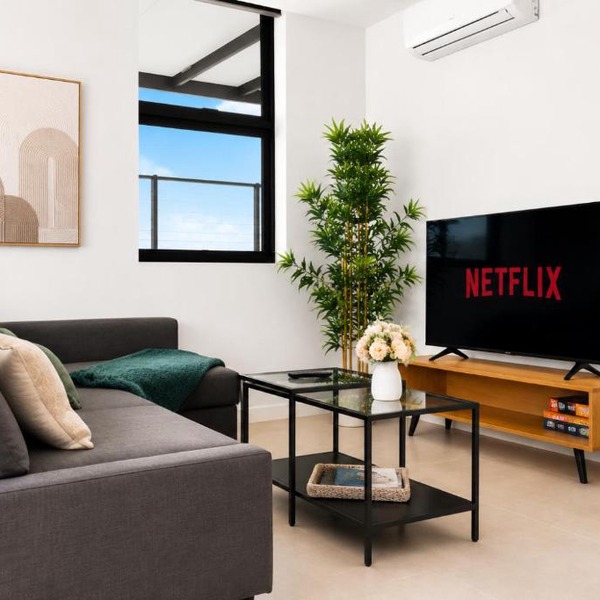 Central Ultimo 3BR - Pool,Gym & 2 Parking-Balcony
