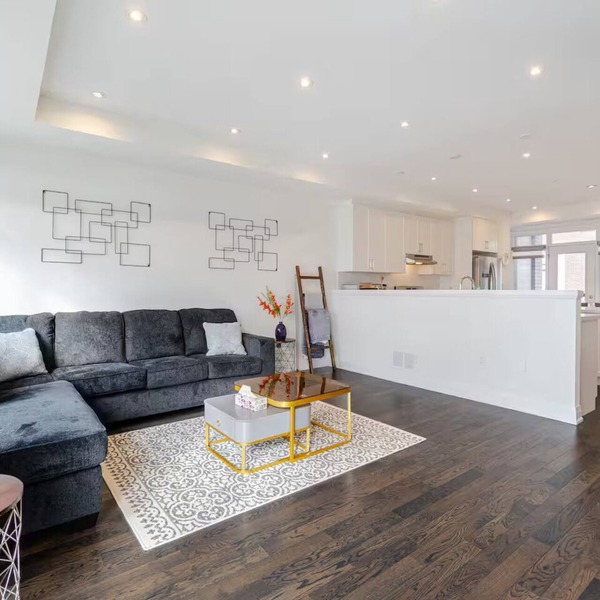 Central Vaughan- Stylish 3-Bedroom House
