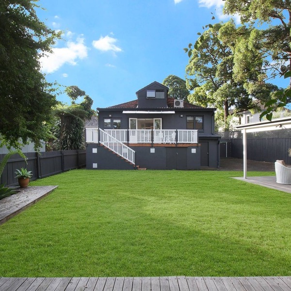 CENTRALLY CENTENNIAL- Beautiful Centennial Park at your doorstep