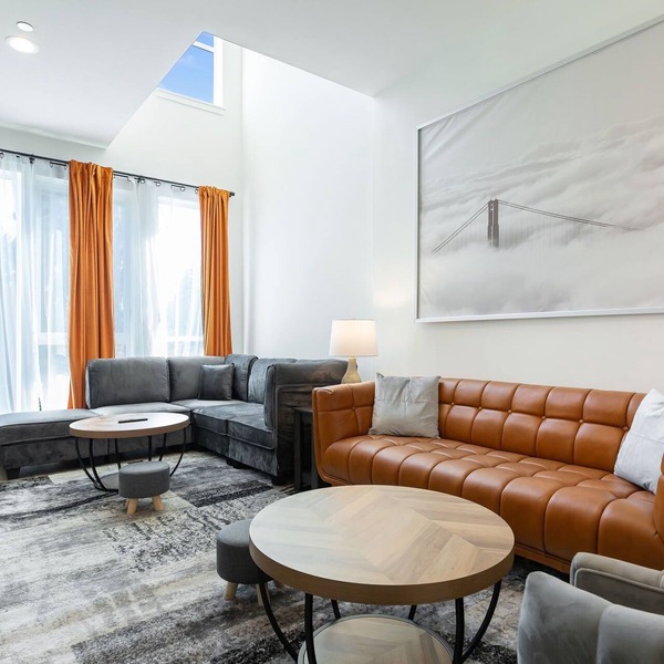 Centrally Located Capitol Hill Townhome w/Amazing View & Free Parking Onsite
