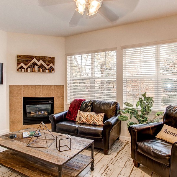 Centrally located Condo on the main floor in Centennial/Parker Area