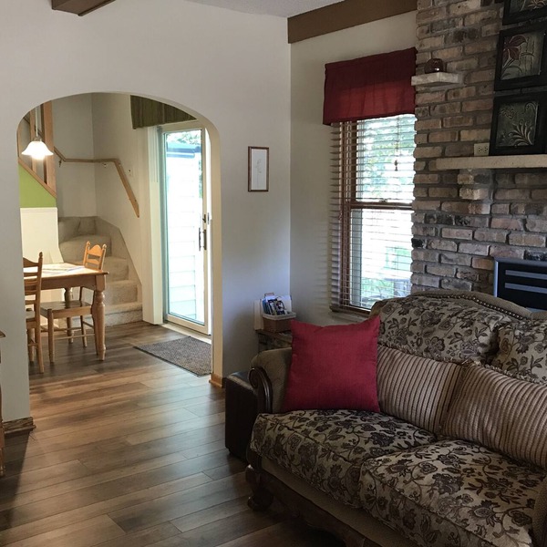 Century Cottage-PERFECT for Mayo & downtown visitors!