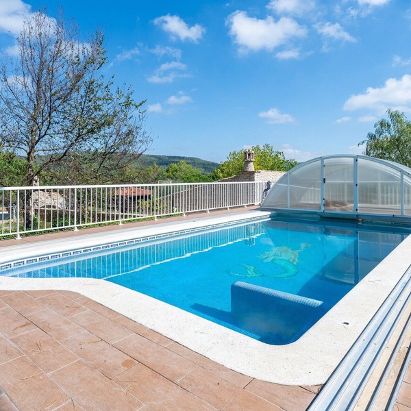 Chalet "Can Tronc" with Mountain View, Shared Pool & Wi-Fi