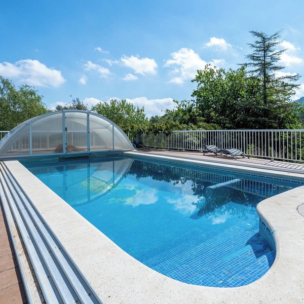 Chalet "Casa de Pedra" with Mountain View, Shared Pool & Wi-Fi