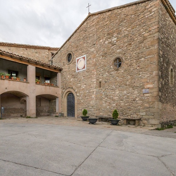 Chalet 'Casa Refugi Les Orenetes' with Shared Terrace and Kitchen