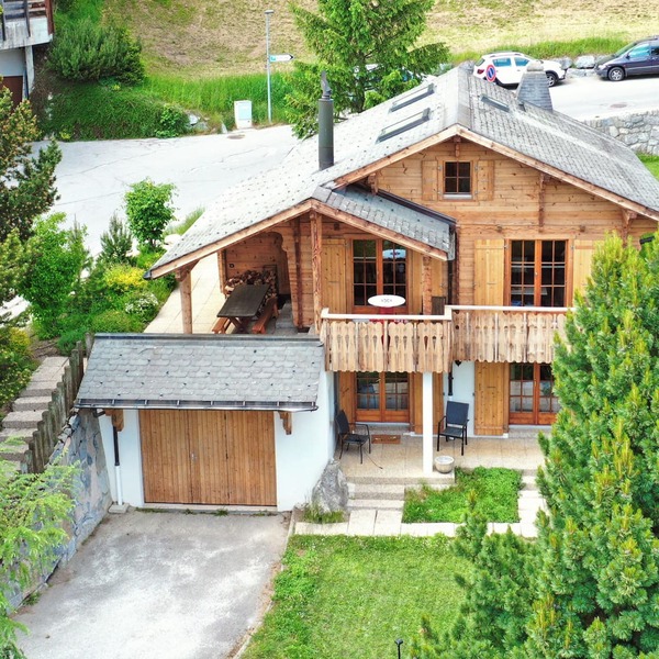 Chalet in the heart of Anzère, close to the Spa, with 3 bedrooms and 1 open mezzanine