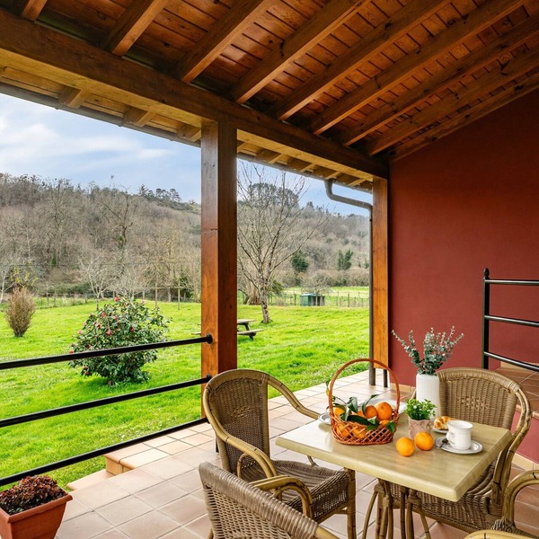 Chalet 'Les Cuartes 3' with Mountain Views, Private Terrace and Private Garden