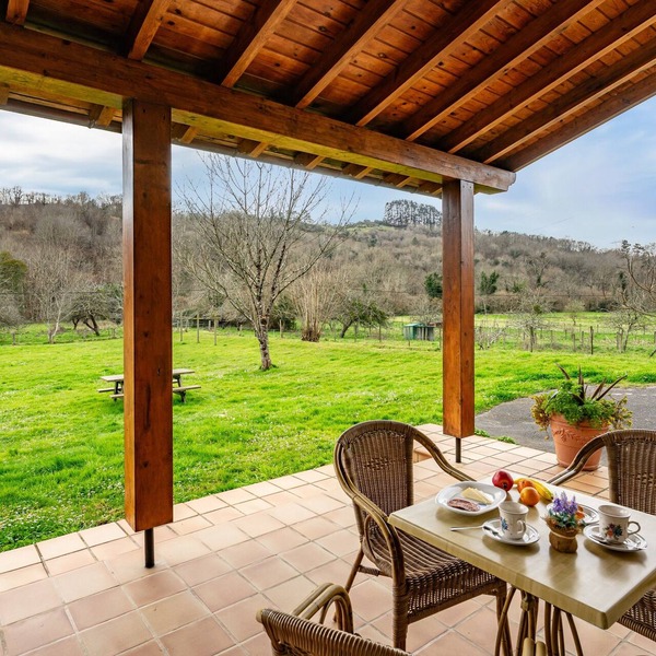 Chalet 'Les Cuartes 2' with Mountain Views, Private Terrace and Private Garden