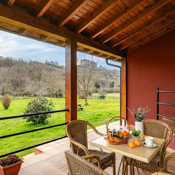 Chalet 'Les Cuartes 2' with Mountain Views, Private Terrace and Private Garden