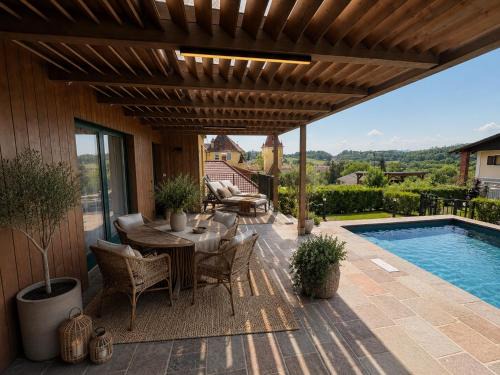 Chalet mit Pool & Sauna