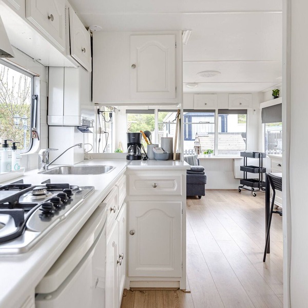Chalet Stekkie with large terrace and parking