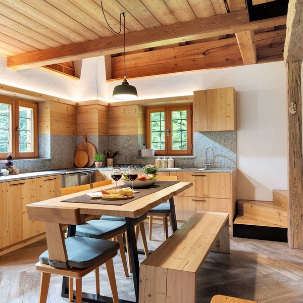 Chalet 'Valon - Alpine Hideaway' with Mountain View and Private Garden