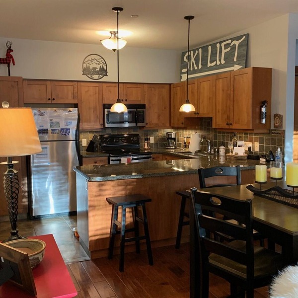 Changes in Altitude at Settler’s Crossing-Private Hot tub-Heated Parking