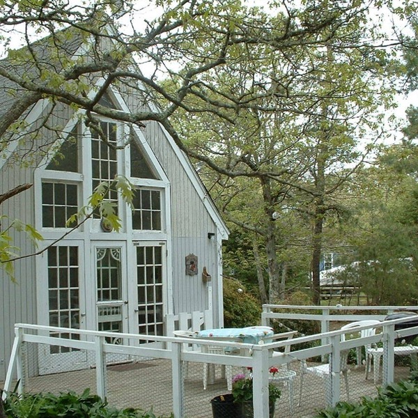 Chappy Summer Cabin!