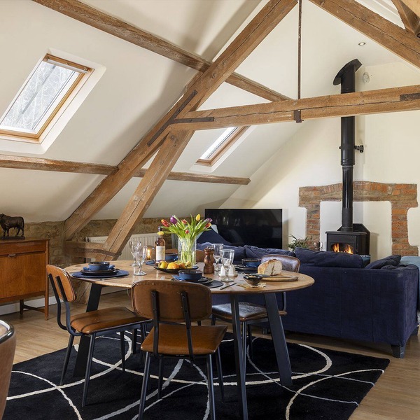 Characterful and spacious dog friendly holiday cottage in the Cotswolds- The Granary at Oriel Farm