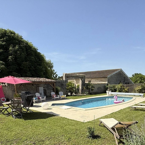 Charentaise cottage - private swimming pool