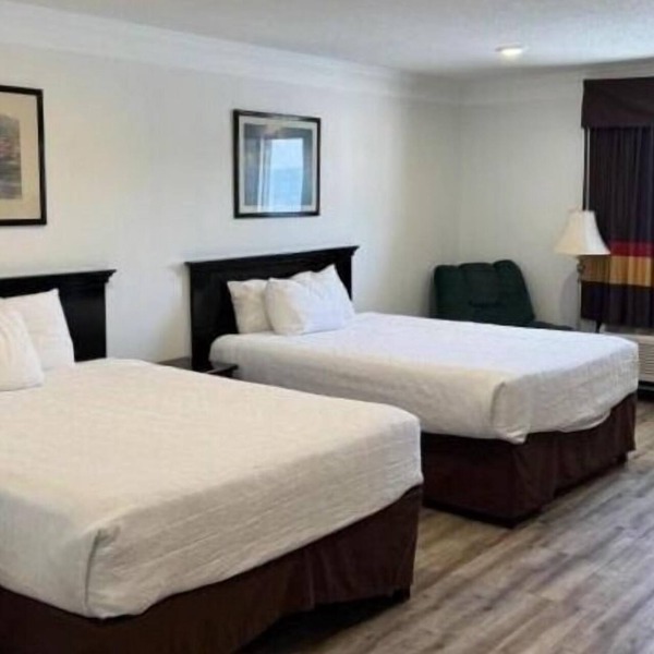 Charming 1-bedroom hotel suite with AC in Thief River Falls