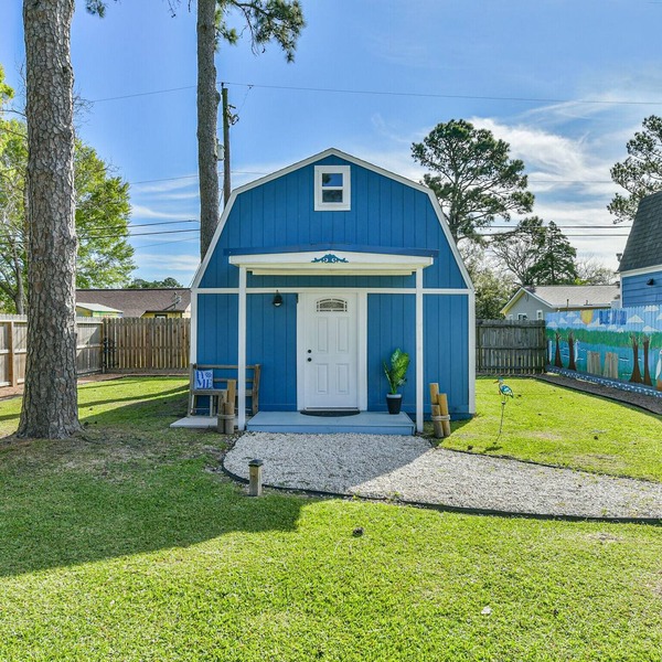 Charming 1-bedroom cottage in Dickinson,Tx with WiFi,