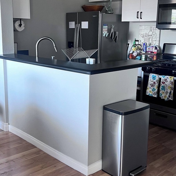 Charming 1-bedroom condo with full ammenities