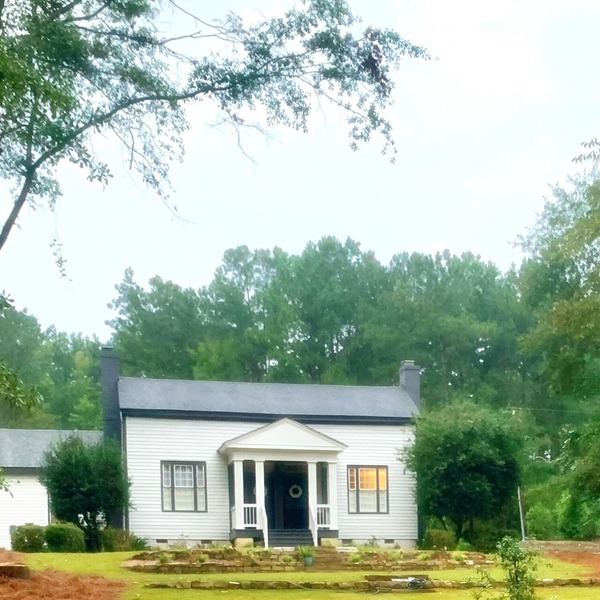 Charming 1850s Powledge House on Expansive Grounds Near Auburn University