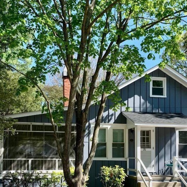 Charming 1925 Cottage Near Beach - Sleeps 10, Fully Remodeled, Spacious Porches