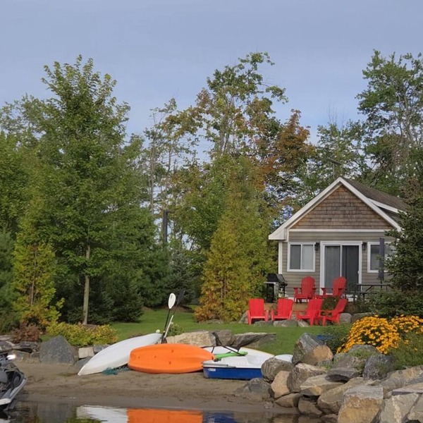 Charming 2 Bdrm Cabin/Bunkie on Lake Muskoka waterfront with postcard views.