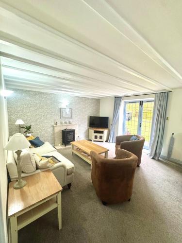 Charming 2 bed cottage