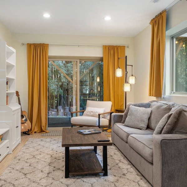 Charming 2-bedroom guest suite in delightful Black Mountain, North Carolina