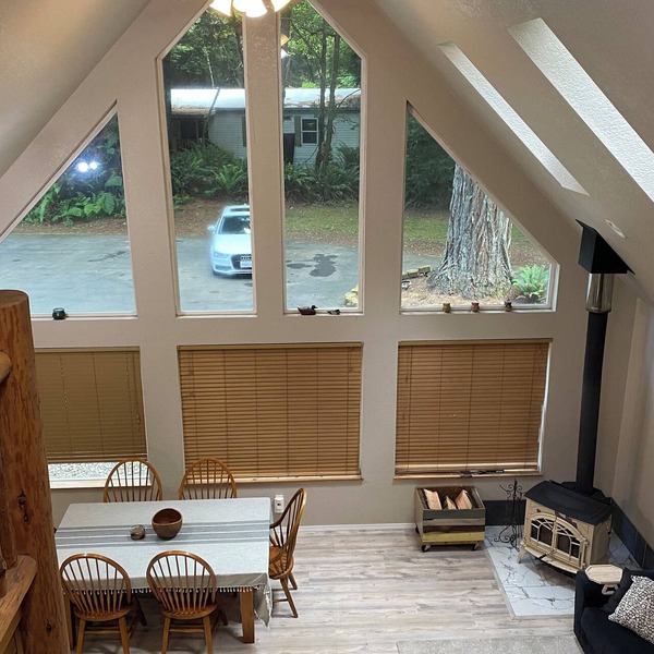 Charming 2-bedroom condo in wonderful Crescent City with WiFi