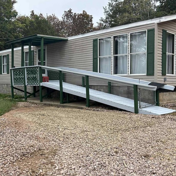 Charming 2-bedroom country mobile home with game room, hot tub, seasonal pool