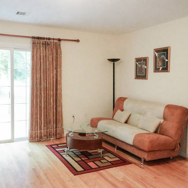 Charming 2-bedroom Apartment with AC and WiFi in fabulous Scotch Plains