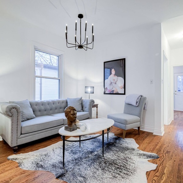 Charming 2-bedroom, 1 bath apartment in historic Cabbagetown