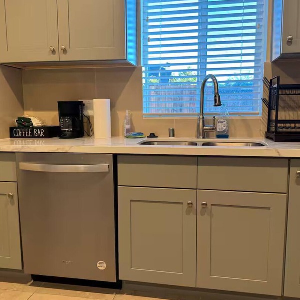 Charming 2-bedroom/3 bathrooms unit in Pasadena with central AC