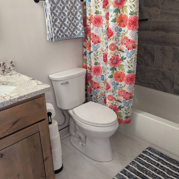 Charming 2-bedroom apartment with WiFi , AC and Heating in serene Enterprise