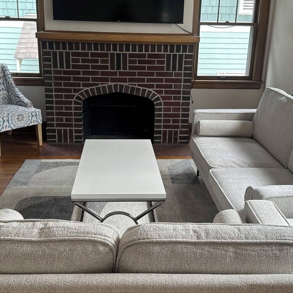 Charming 2-bedroom apartment in Saint Paul. Near MAC, UST, St. Kate's.