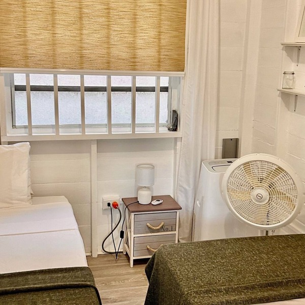 Charming 2-bedroom house in delightful Saint Joseph with AC bedrooms only