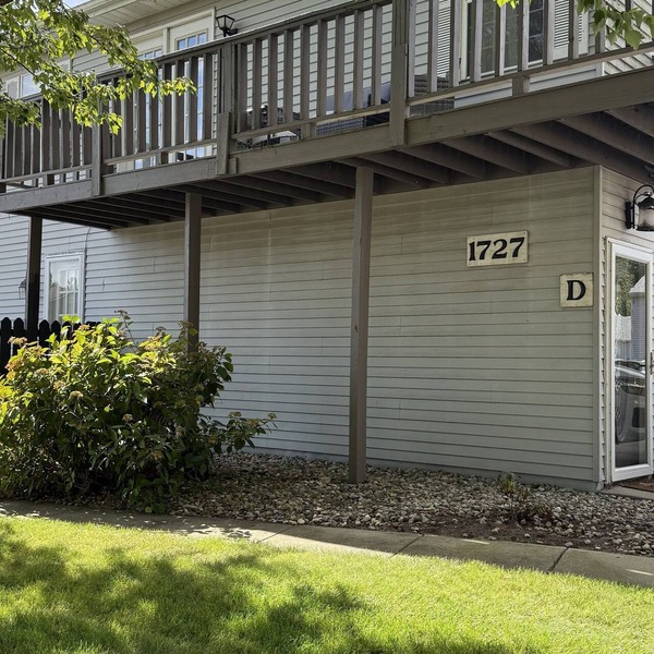 Charming 2-bedroom condo in Elkhart-Great for ND home games-Peaceful Location.