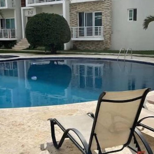 Charming 2 Bedroom Condo