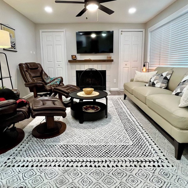 Charming 2-bedroom condo near SeaTac airport